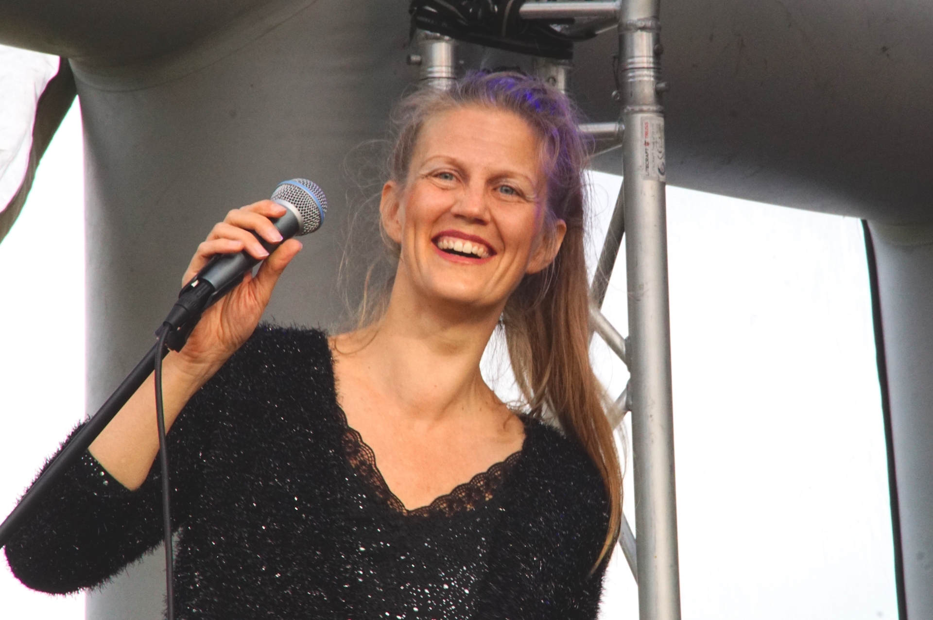 Angela Mahr